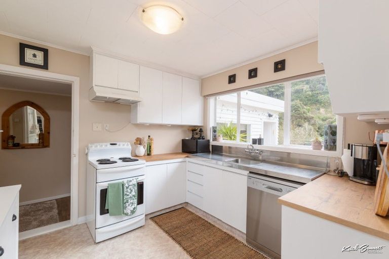 Photo of property in 22 Black Beech Street, Birchville, Upper Hutt, 5018