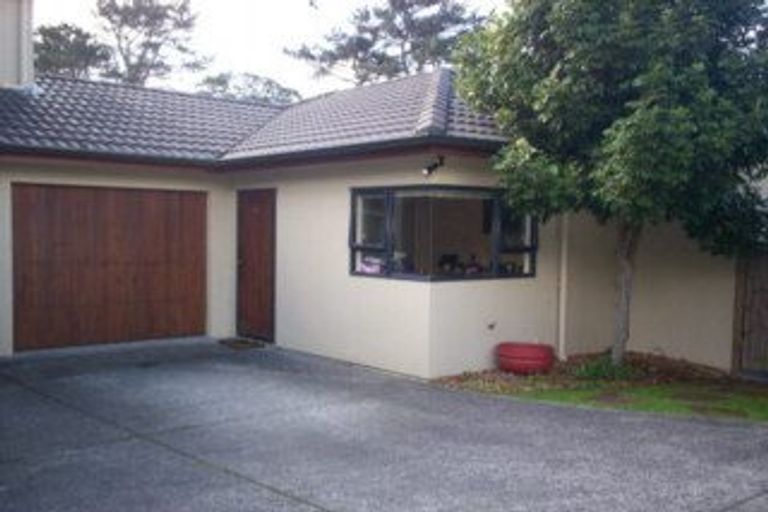 Photo of property in 11 Monkton Close, Greenhithe, Auckland, 0632