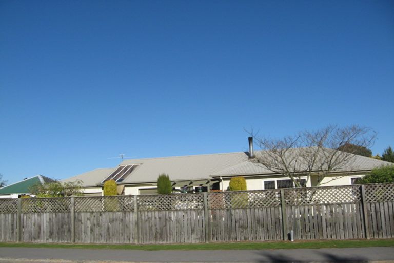 Photo of property in 21 Belfast Road, Belfast, Christchurch, 8051