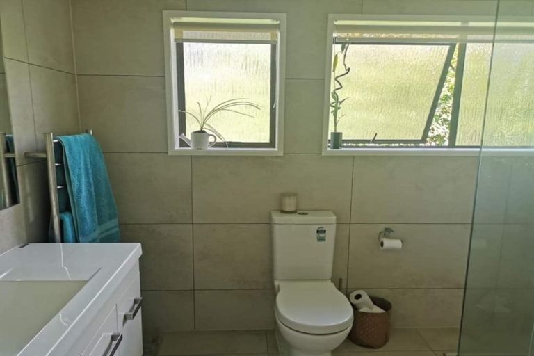 Photo of property in 1/114 Ocean View Road, Northcote, Auckland, 0627