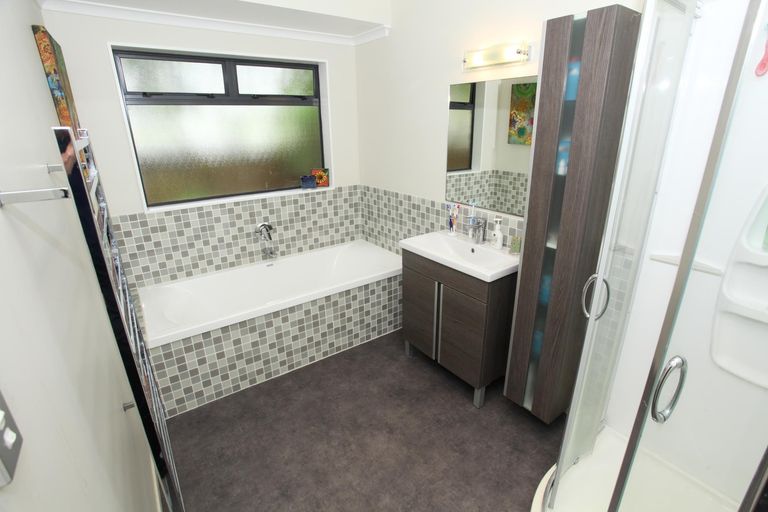 Photo of property in 21 Opotoru Road, Raglan, 3225