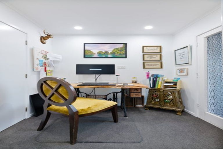 Photo of property in 12 Helena Street, Massey, Auckland, 0614