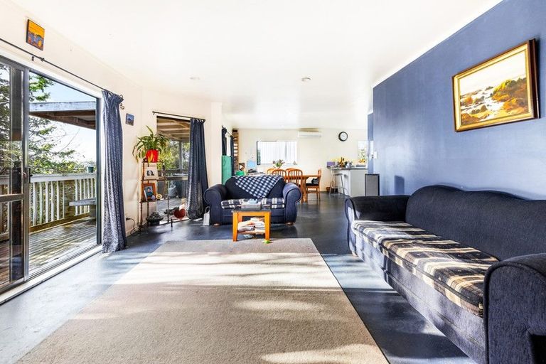 Photo of property in 72 Waiora Road, Stanmore Bay, Whangaparaoa, 0932