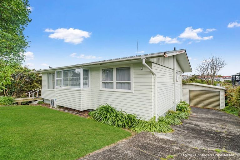 Photo of property in 11 Albatross Road, Red Beach, 0932