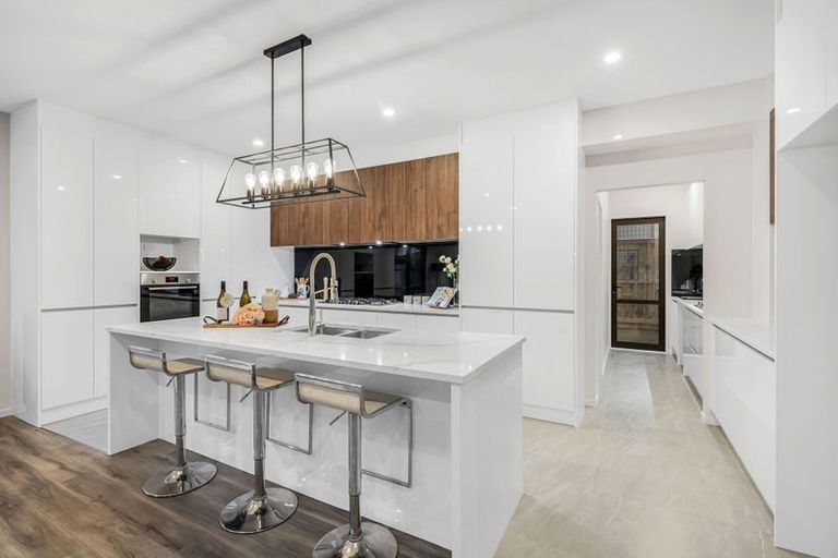 Photo of property in 54 Drumbuoy Drive, Flat Bush, Auckland, 2019