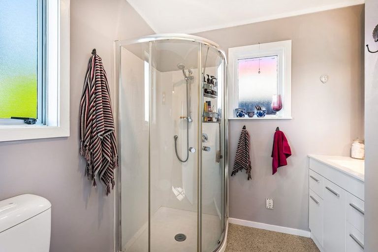 Photo of property in 16 Frances Street, Waikanae Beach, Waikanae, 5036