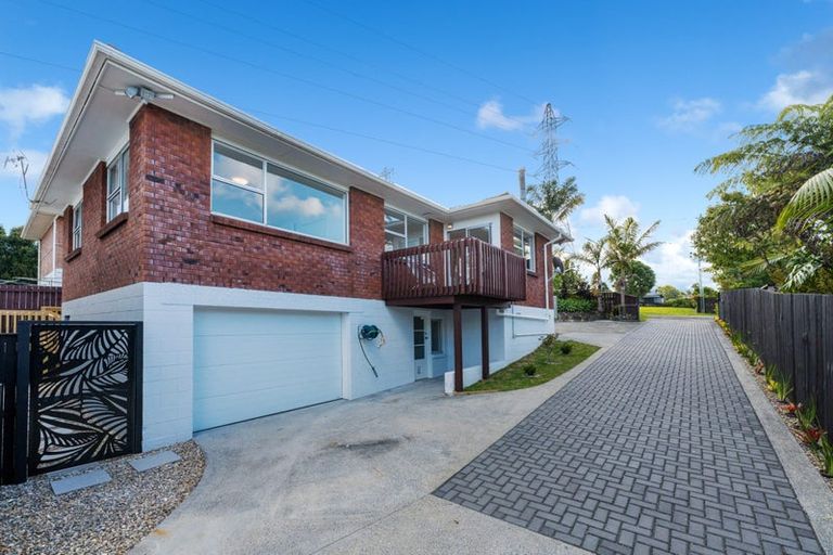 Photo of property in 14b Waimumu Road, Massey, Auckland, 0614