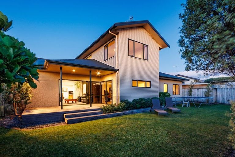 Photo of property in 15 Silkwood Place, Fitzherbert, Palmerston North, 4410