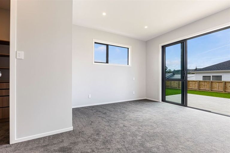 Photo of property in 8 Cutfield Lane, Kumeu, 0810