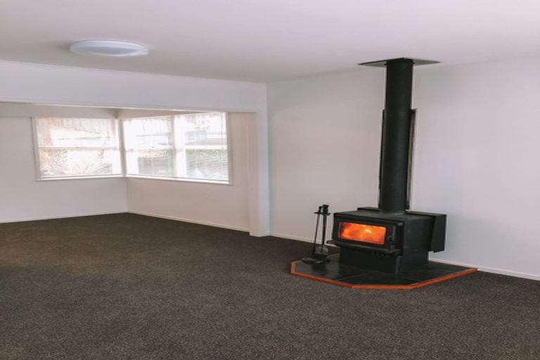 Photo of property in 19a Atkinson Road, Titirangi, Auckland, 0604