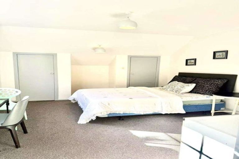 Photo of property in 50 Peter Terrace, Castor Bay, Auckland, 0620