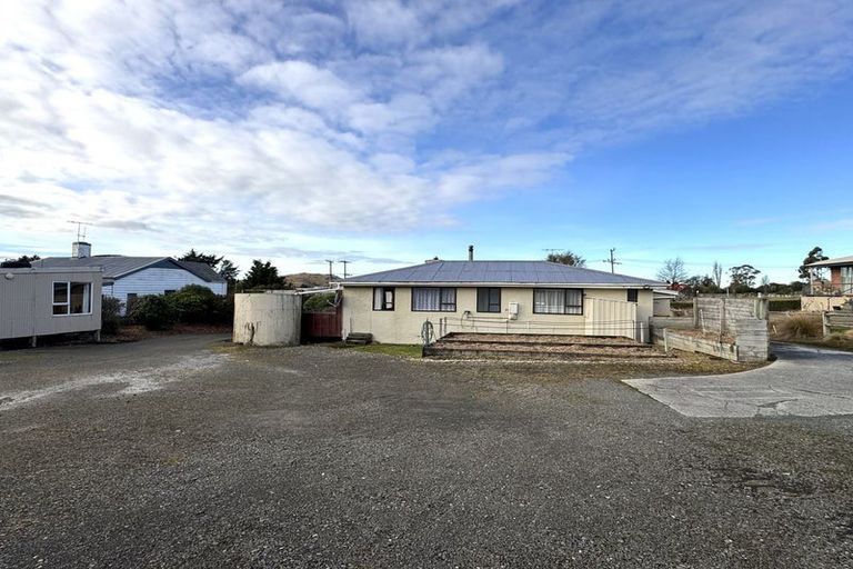 Photo of property in 17 Side Street, Clinton, 9534