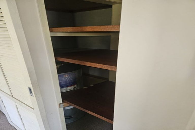 Photo of property in 19 Hiwihau Place, Glenfield, Auckland, 0629