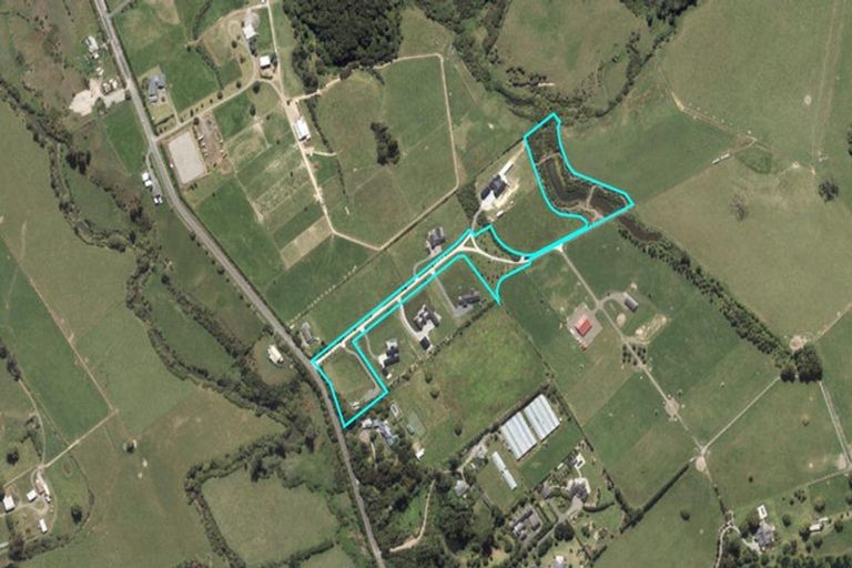 Photo of property in 1 Rossbern Lane, Clevedon, 2585