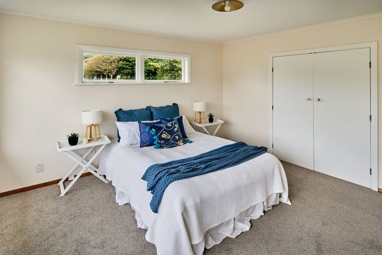 Photo of property in 44 Saint Johns Terrace, Tawa, Wellington, 5028