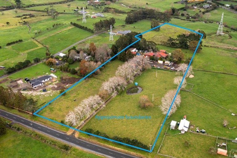 Photo of property in 215 Nixon Road, Taupaki, Henderson, 0782