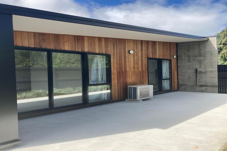 Photo of property in 8b Holmes Street, Waimate, 7924