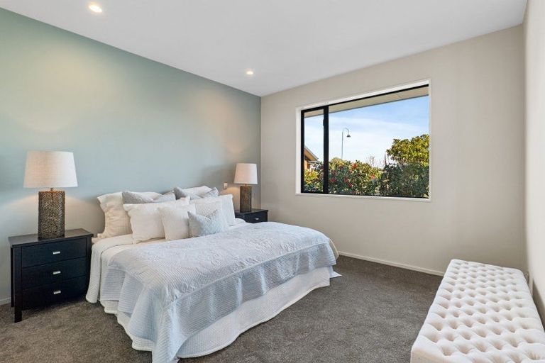 Photo of property in 2 Harrys Way, Redwood, Christchurch, 8051