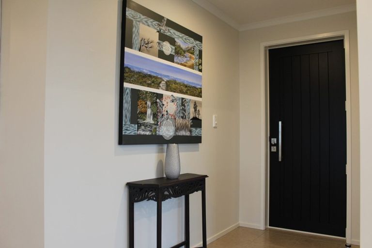 Photo of property in 12 Ulcoats Lane, Pokeno, 2402
