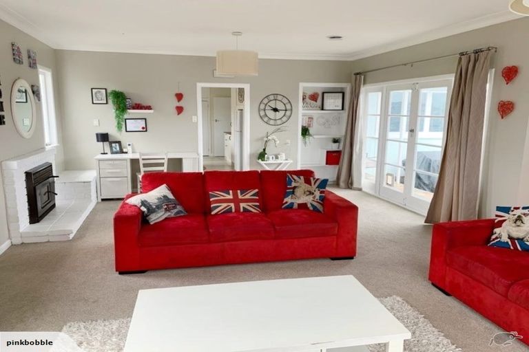 Photo of property in 20 King Street, Waiuku, 2123