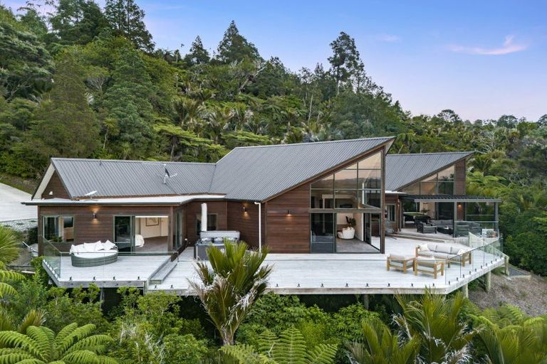 Photo of property in 260 Wairere Road, Waitakere, Henderson, 0782