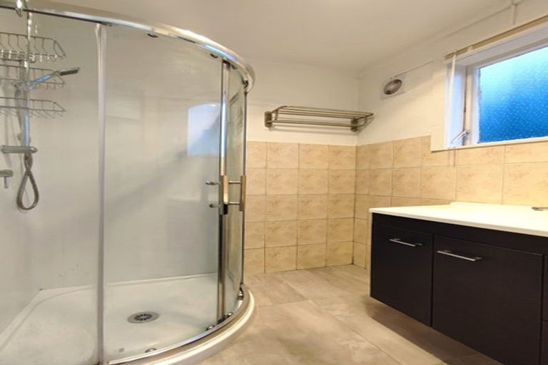 Photo of property in 79 Harrington Road, Henderson, Auckland, 0610