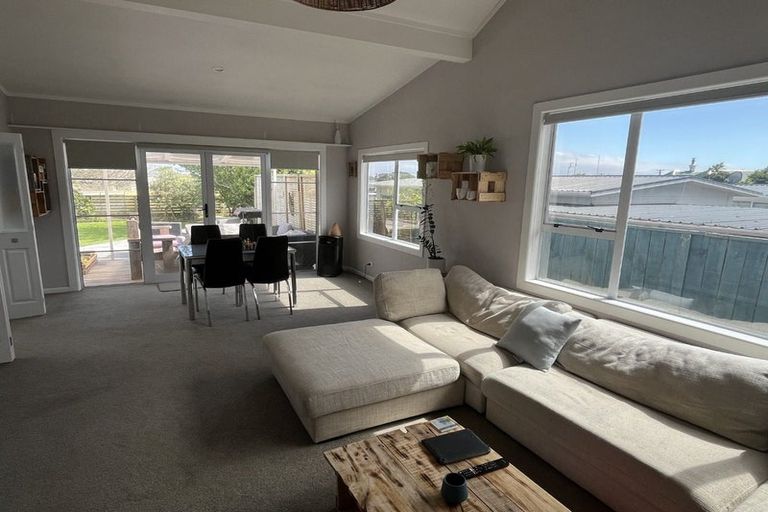 Photo of property in 60 Tukapa Street, Westown, New Plymouth, 4310