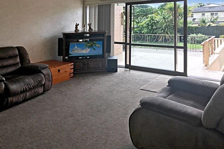 Photo of property in 2/221 Mount Smart Road, Onehunga, Auckland, 1061