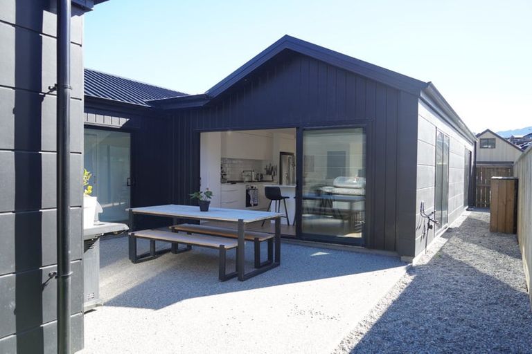 Photo of property in 93 Drysdale Road, Jacks Point, 9371