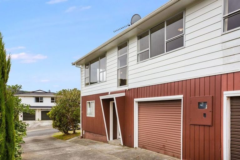 Photo of property in 133a Taylor Terrace, Tawa, Wellington, 5028