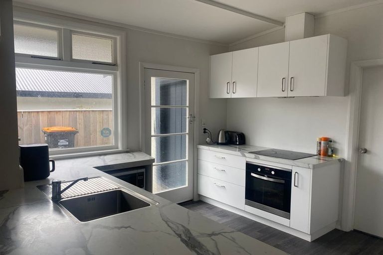 Photo of property in 28 Alfred Street, Roslyn, Palmerston North, 4414