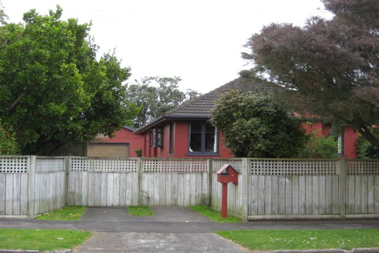 Photo of property in 18 Miro Street, Merrilands, New Plymouth, 4312