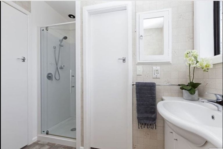 Photo of property in 6 Lochee Road, Upper Riccarton, Christchurch, 8041