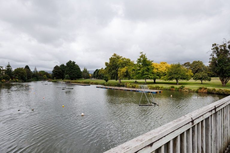 Photo of property in 8 Caccia Birch Lane, Hokowhitu, Palmerston North, 4410