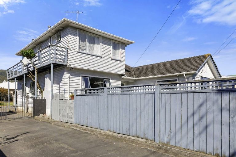 Photo of property in 149 Stokes Valley Road, Stokes Valley, Lower Hutt, 5019
