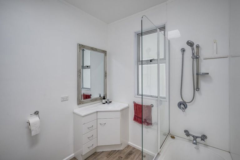 Photo of property in 33 Taradale Road, Marewa, Napier, 4110