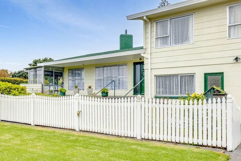 Photo of property in 35 Gloucester Street, Patea, 4520