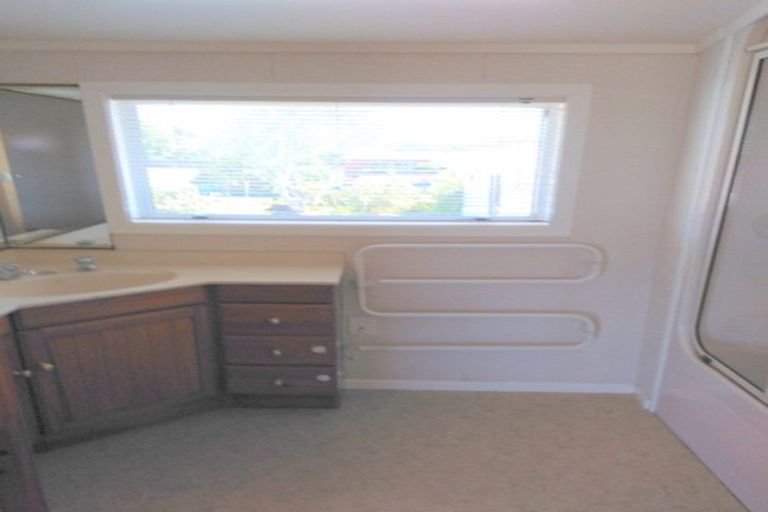 Photo of property in 9 Riversdale Drive, Merrilands, New Plymouth, 4312