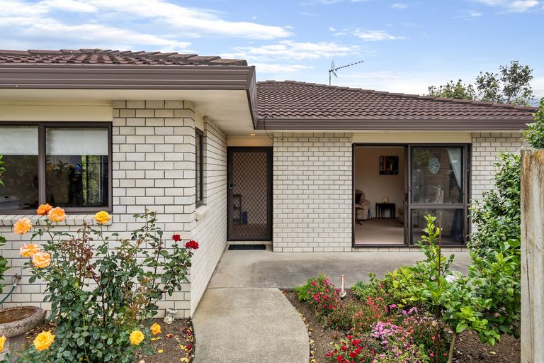 Photo of property in 96a Collingwood Road, Waiuku, 2123