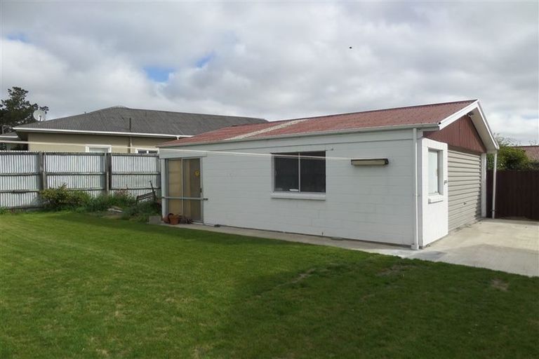 Photo of property in 12 Esk Place, Aranui, Christchurch, 8061