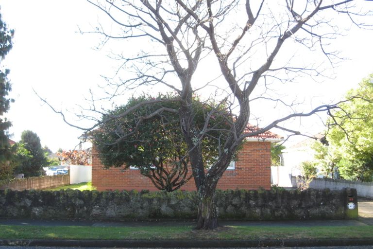 Photo of property in 42 Barker Road, Marewa, Napier, 4110