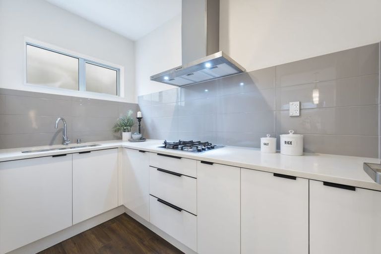 Photo of property in 25 View Road, Henderson, Auckland, 0612