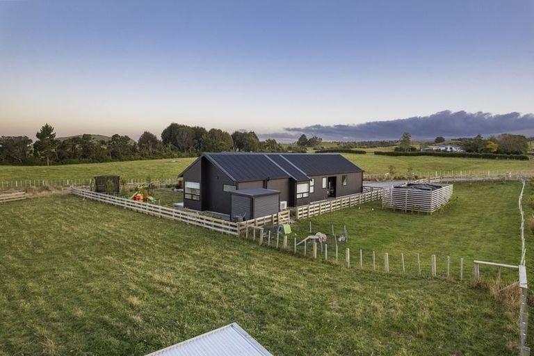 Photo of property in 589 Kent Road, Korito, New Plymouth, 4371