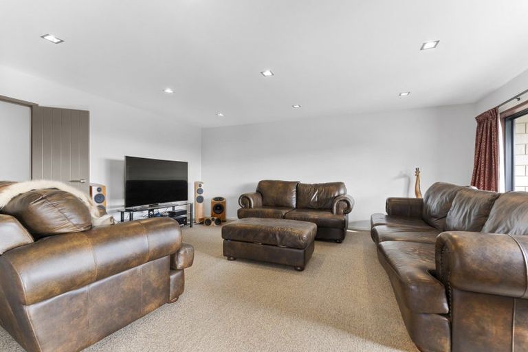 Photo of property in 334 Henwood Road, Hillsborough, New Plymouth, 4372