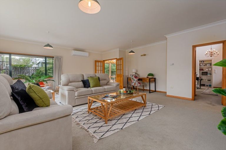 Photo of property in 6 Wanganui Road, Marton, 4710