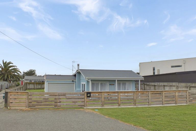 Photo of property in 13 Barber Street, Foxton Beach, Foxton, 4815