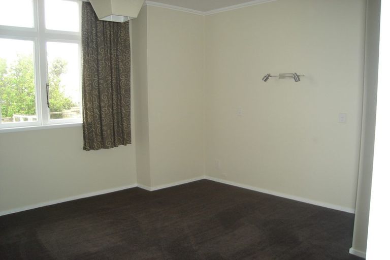 Photo of property in 52 Milne Terrace, Island Bay, Wellington, 6023