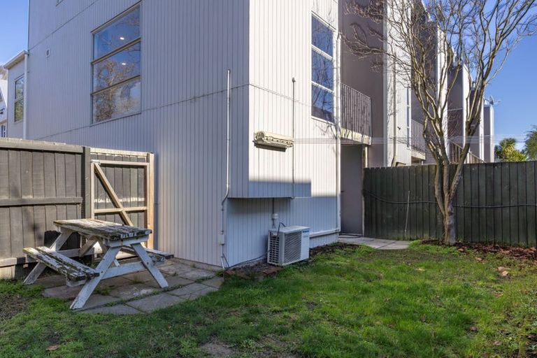 Photo of property in 1/3 Grove Road, Addington, Christchurch, 8024