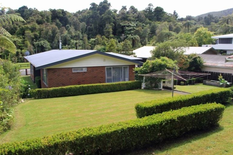 Photo of property in 21 Coates Street, Greymouth, 7805