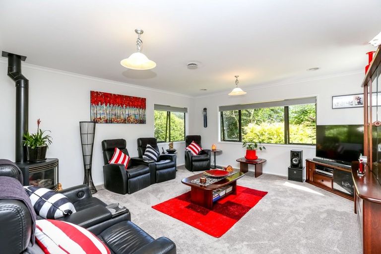 Photo of property in 5 Ashmore Drive, Frankleigh Park, New Plymouth, 4310